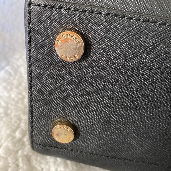 Black Michael Kors Bag with detachable straps - Picture 2 of 10